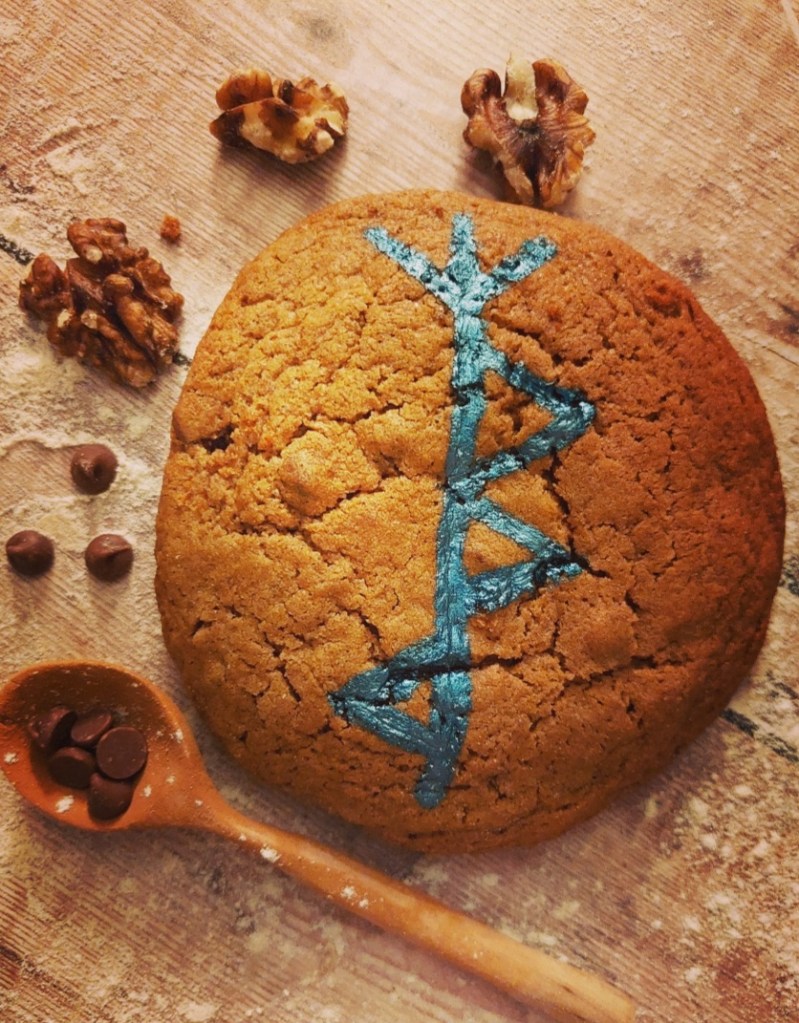 Kitchen Witchcraft: Finished Rune Cookie